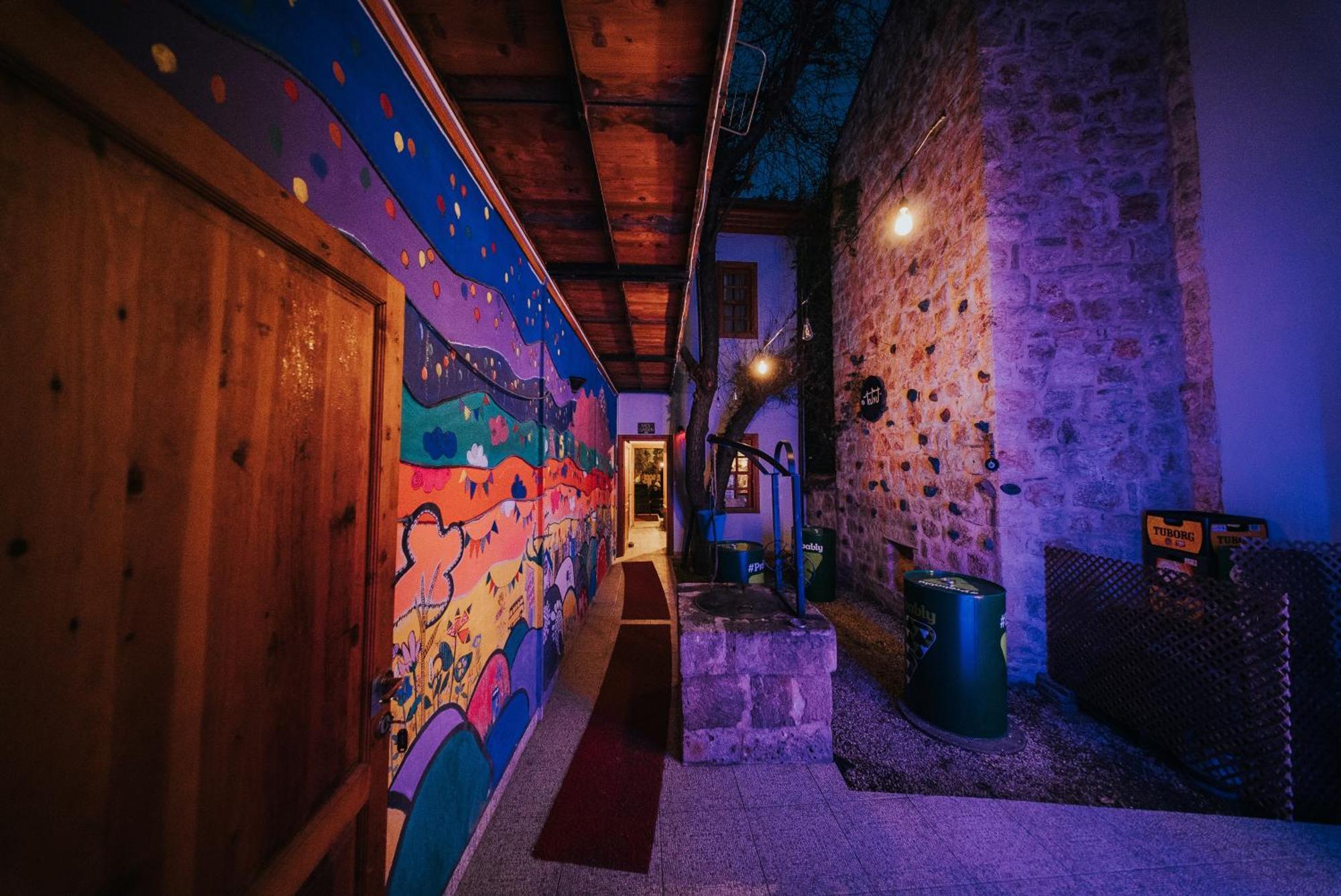 Kuyu Beergarden Hostel Antalya Exterior foto