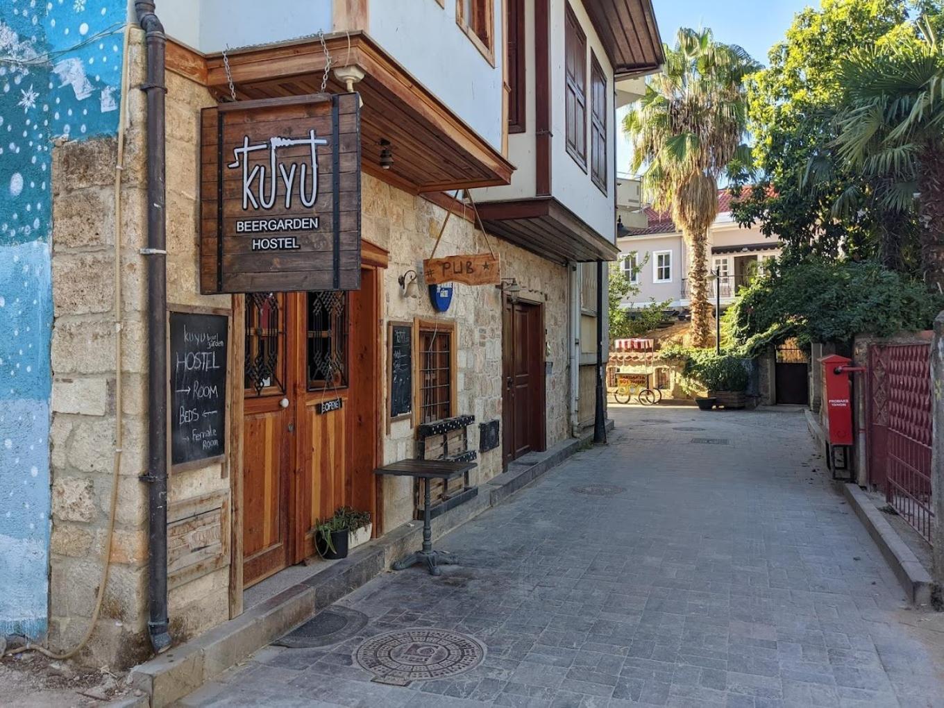 Kuyu Beergarden Hostel Antalya Exterior foto
